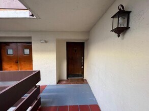 9030 SW 125th Ave, Unit E307 in Miami, FL - Building Photo - Building Photo