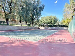2875 N Los Felices Rd in Palm Springs, CA - Building Photo - Building Photo