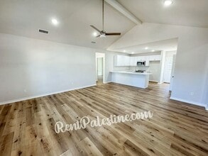 114 Private Rd 8835 in Palestine, TX - Building Photo - Building Photo