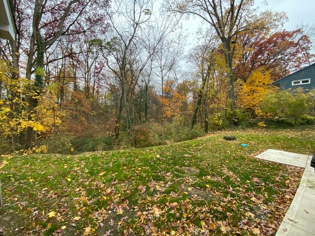 571 Grayton Rd in Berea, OH - Building Photo - Building Photo