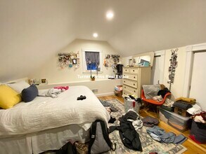 5 Oswald St, Unit 3 in Boston, MA - Building Photo - Building Photo