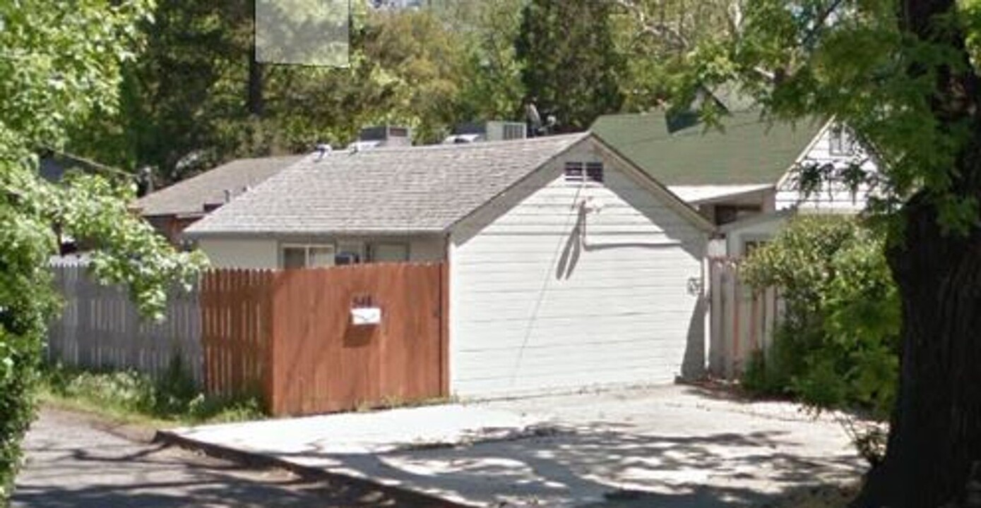 548 W 4th Ave-Unit -548 W. 4th Ave #A in Chico, CA - Foto de edificio