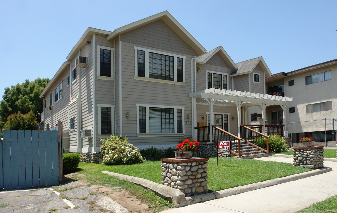 421 N Euclid Ave in Pasadena, CA - Building Photo