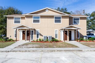 1022 Jack Calhoun Dr in Kissimmee, FL - Building Photo