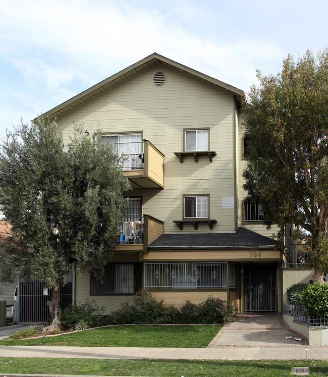 Gaviota Apartments in Long Beach, CA - Building Photo - Building Photo