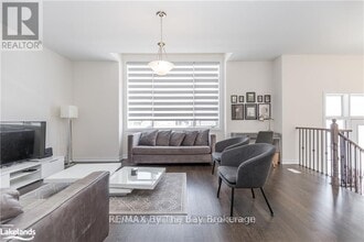 85 Sun Vly Ave in Wasaga Beach, ON - Building Photo - Building Photo