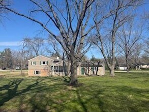116 S Deerpath Rd in Barrington, IL - Building Photo - Building Photo
