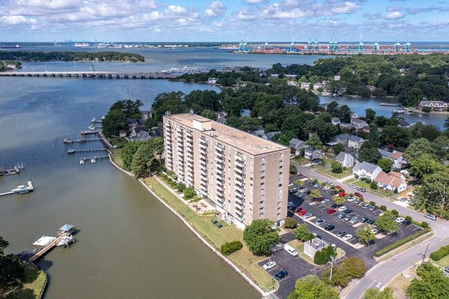 property at 7320 Glenroie Ave
