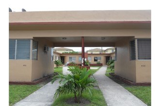 900 SW 3rd St in Miami, FL - Foto de edificio - Building Photo