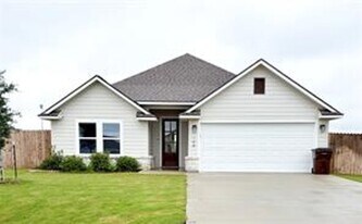148 Turnrow Cv in Snook, TX - Building Photo