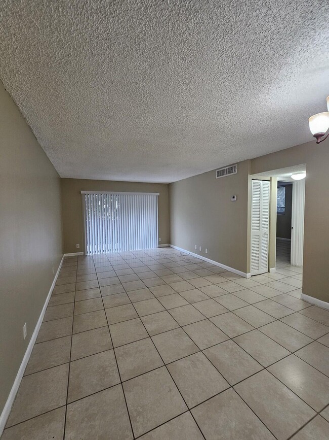 1720 N Congress Ave in West Palm Beach, FL - Building Photo - Building Photo