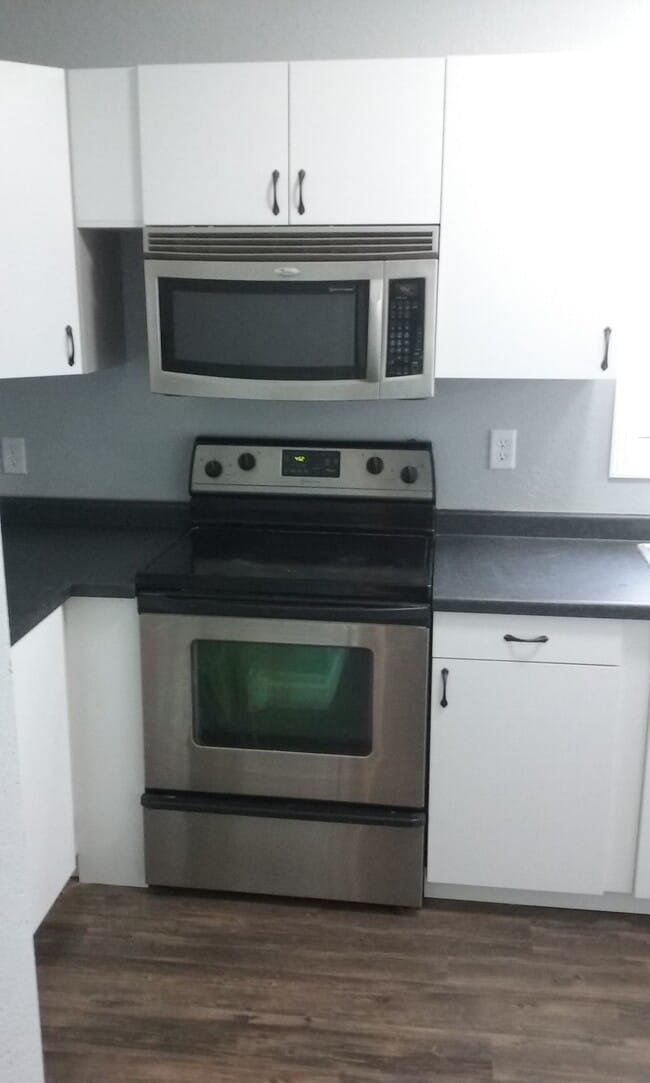 1513 W Veterans Pkwy in Marshfield, WI - Building Photo - Building Photo