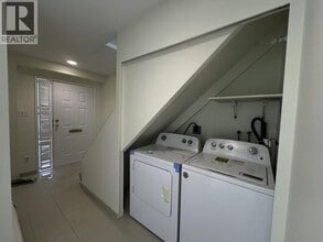 234 11th St E in North Vancouver, BC - Building Photo - Building Photo