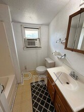 408 E 41st St in Joplin, MO - Foto de edificio - Building Photo