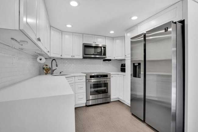 8291 Thames Blvd in Boca Raton, FL - Building Photo - Building Photo