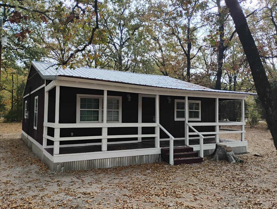 111 Pueblo St in Mabank, TX - Building Photo