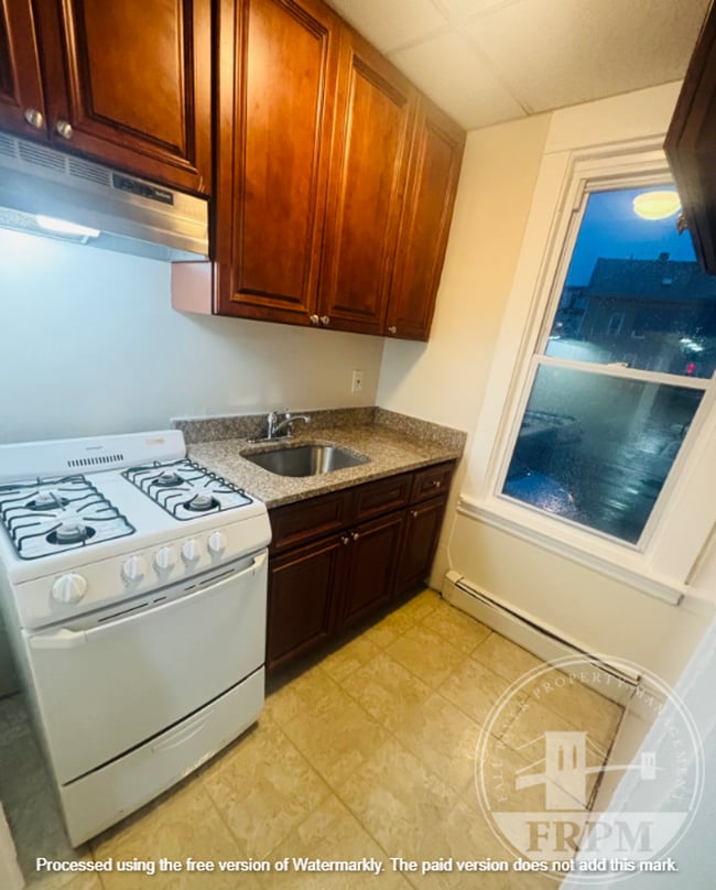2201 Purchase St