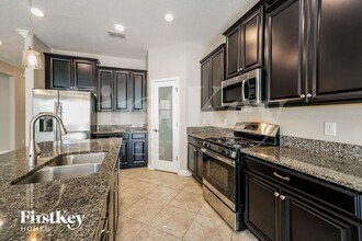 931 Terra Vista St in Brandon, FL - Building Photo - Building Photo