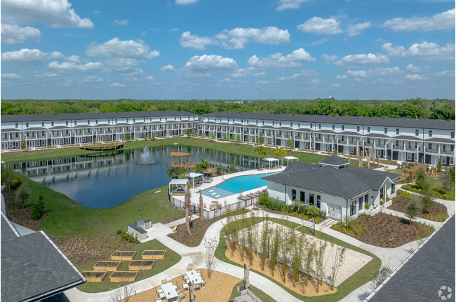 Welcome Canary in Lakeland, FL - Foto de edificio - Building Photo