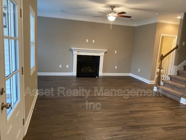 property at 124 Fallberry St