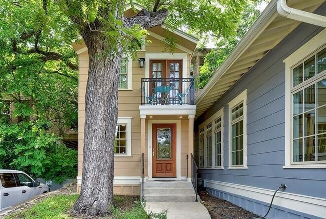 property at 1107 Nueces St