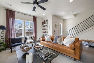 3012 E 14th 1/2 St in Austin, TX - Building Photo - Building Photo