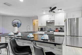 2008 NE 15th St in Cape Coral, FL - Building Photo - Building Photo