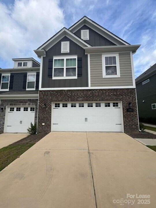 6049 Rizer Dr in Charlotte, NC - Building Photo
