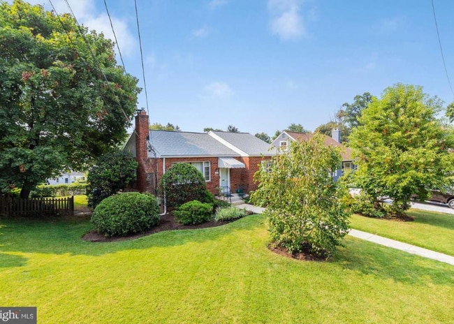 420 Kerwin Rd in Silver Spring, MD - Foto de edificio - Building Photo
