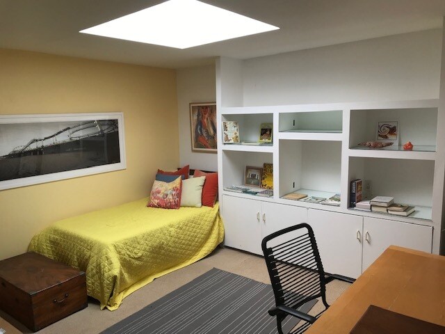 345 Amalfi Dr, Unit Studio in Santa Monica, CA - Building Photo