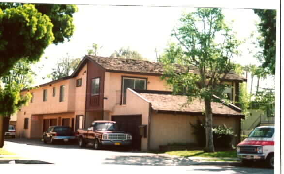 565 S Parker St in Orange, CA - Foto de edificio - Building Photo