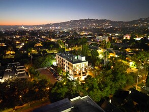 941 N Martel Ave in Los Angeles, CA - Building Photo - Building Photo