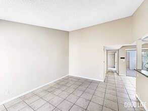 2812 E Valley Pkwy in Escondido, CA - Building Photo - Building Photo