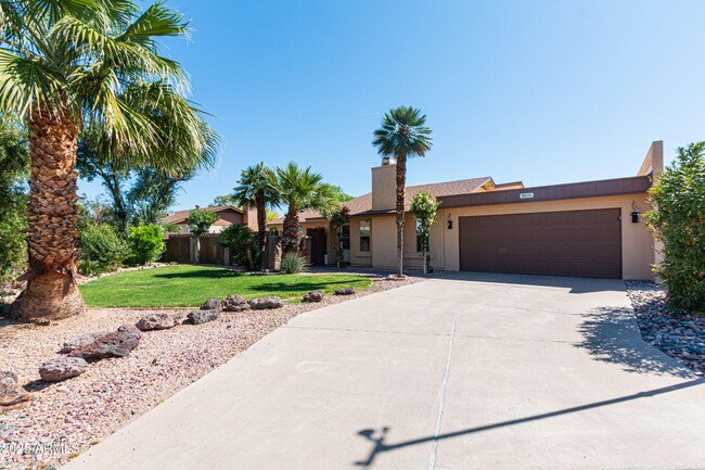 property at 8616 E Diamond St