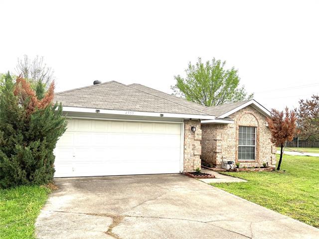 4555 W Lake Highlands Dr in The Colony, TX - Building Photo
