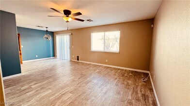 722 Peregrine Falcon St in Henderson, NV - Building Photo - Building Photo