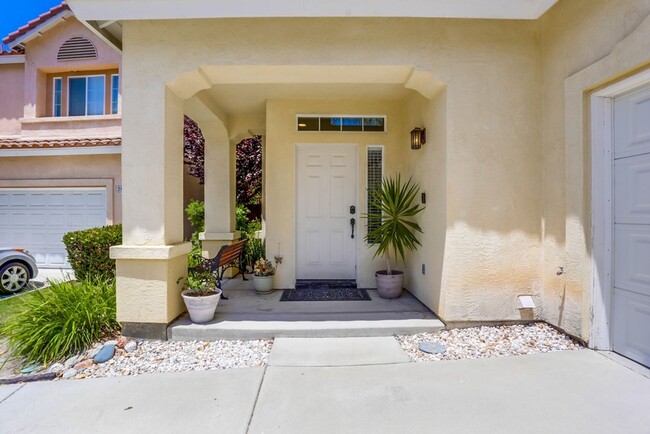 290 Diamante Way in Oceanside, CA - Building Photo - Building Photo