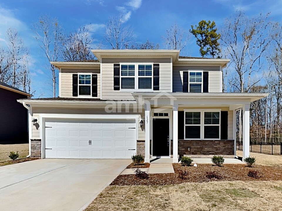 627 Rivermist Dr in Belmont, NC - Building Photo