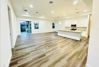 986 SW College Park Rd in Port St. Lucie, FL - Foto de edificio - Building Photo