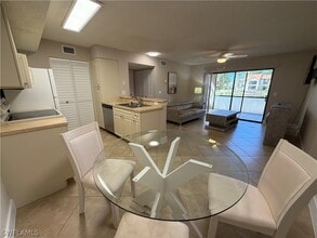 2094 Arbour Walk Cir in Naples, FL - Building Photo - Building Photo