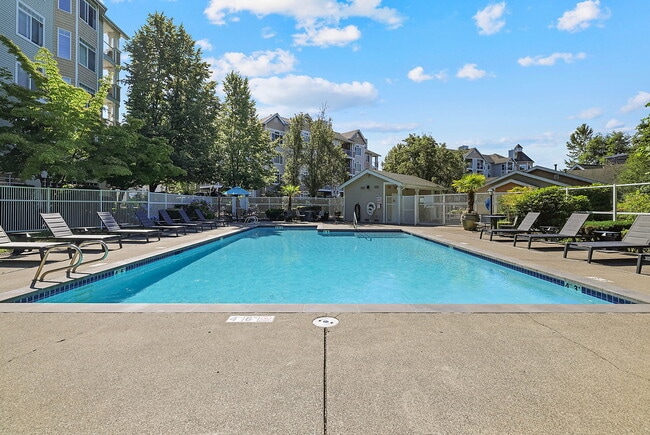 Pinnacle on Lake Washington in Renton, WA - Building Photo - Building Photo