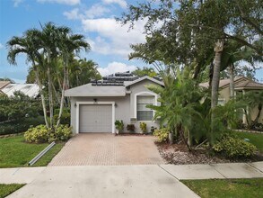 4123 Sapphire Bend in Weston, FL - Building Photo - Building Photo