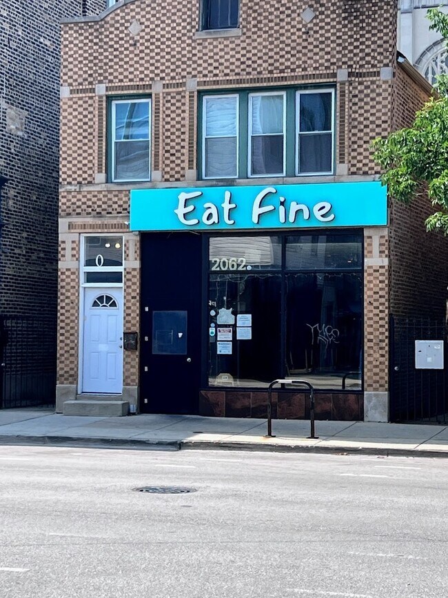 property at 2062 N Damen Ave