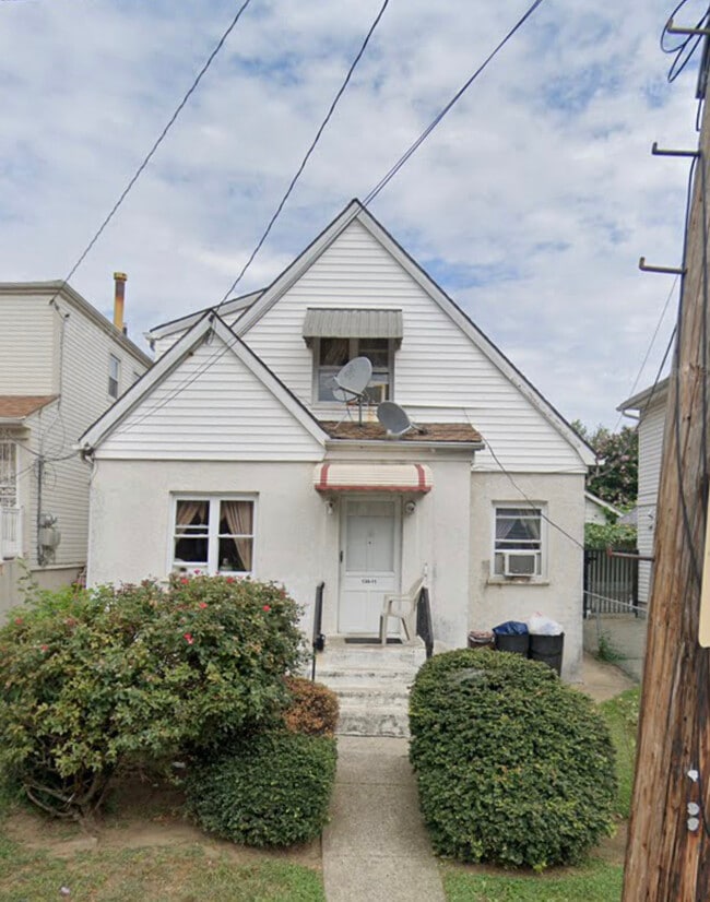 13511 62nd Rd, Unit 2nd floor