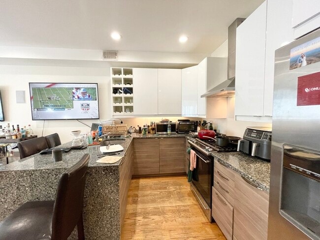 275 Dorchester St in Boston, MA - Foto de edificio - Building Photo