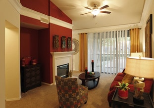 The Pearl on Frankford in Dallas, TX - Building Photo - Interior Photo