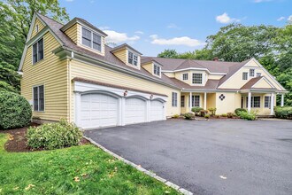 4 Lyons Plain Rd in Weston, CT - Building Photo - Building Photo