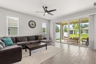 1020 River Otter Wy in DeLand, FL - Building Photo - Building Photo