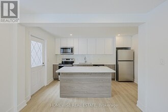 100 Liberty St N in Clarington, ON - Building Photo - Building Photo