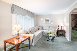 23 Lovett St in Beverly, MA - Foto de edificio - Building Photo